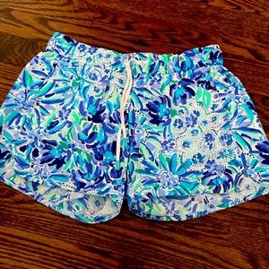 Like New Lilly Shorts